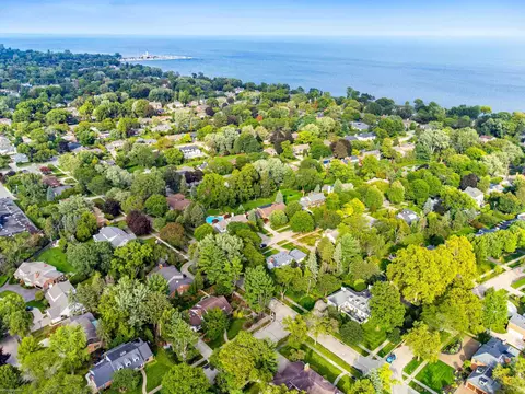 92 Deeplands, Grosse Pointe Woods, MI 48236 photo 13