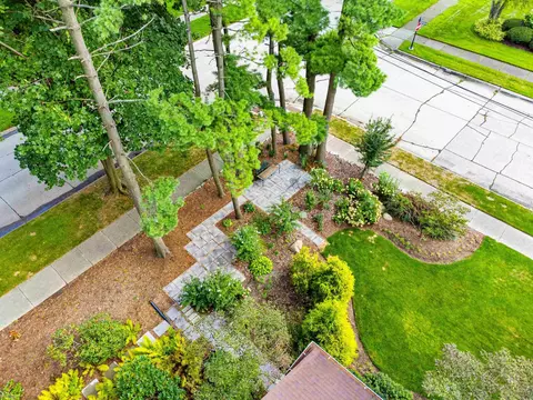 92 Deeplands, Grosse Pointe Woods, MI 48236 photo 9