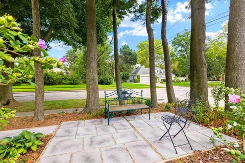 92 Deeplands, Grosse Pointe Woods, MI 48236 photo 22