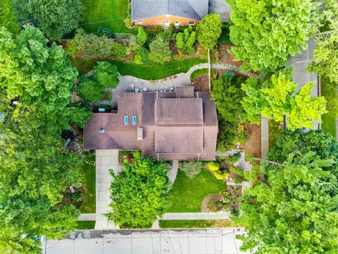 92 Deeplands, Grosse Pointe Woods, MI 48236 photo 6