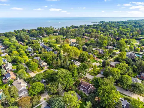92 Deeplands, Grosse Pointe Woods, MI 48236 photo 11