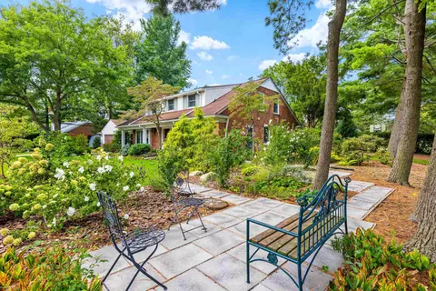92 Deeplands, Grosse Pointe Woods, MI 48236 photo 21
