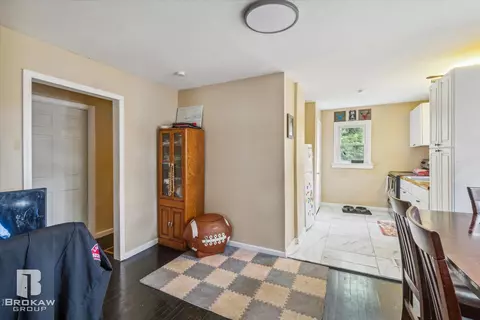 3499 Atherton, Burton, MI 48529 photo 7