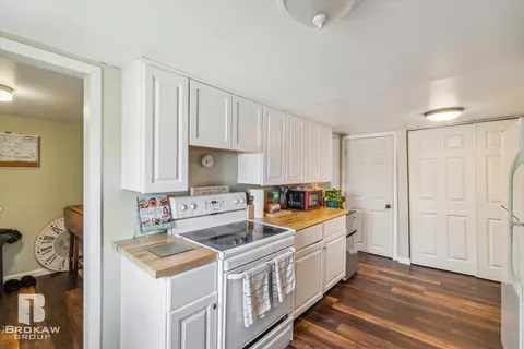 3499 Atherton, Burton, MI 48529 photo 25