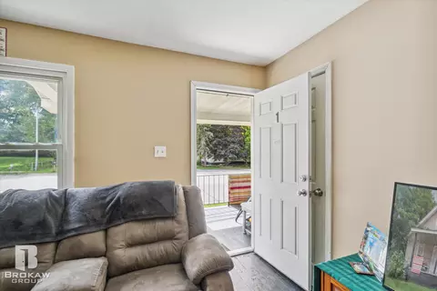 3499 Atherton, Burton, MI 48529 photo 4
