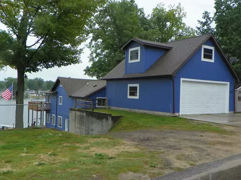 425 S S Lk, Harrison, MI 48625