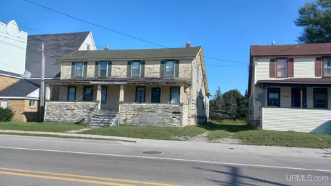 124 Elk, Manistique, MI 49854