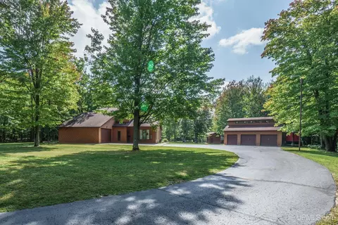 w8623 West Scott Street, Niagara, WI 54151