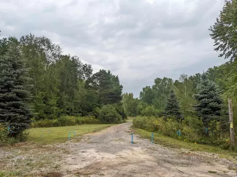 8815 E Garfield, Ashley, MI 48806