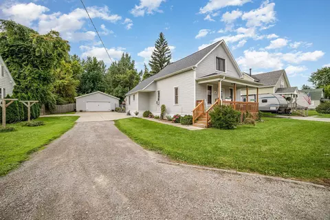 2424 Kosciuszko, Bay City, MI 48708