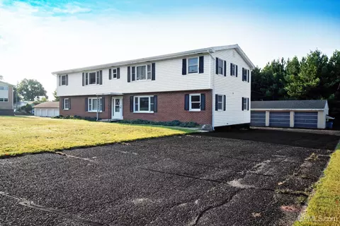 931 Woodward, Kingsford, MI 49802