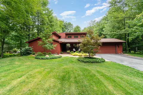 2775 N Waskevich, Midland, MI 48642