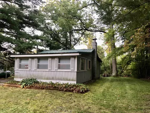 4082 Southwood, Harrison, MI 48625