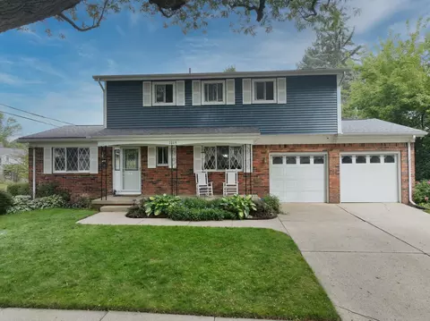 1015 Skyview, Flushing, MI 48433 photo 2