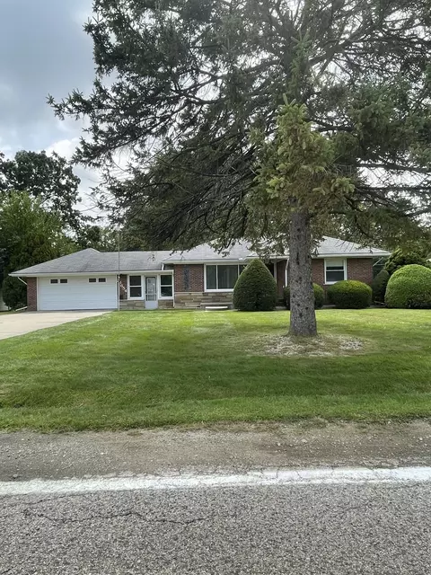 21654 S Nunneley, Clinton Township, MI 48035