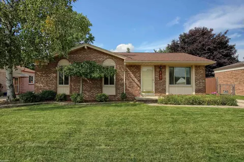 41699 Clayton, Clinton Township, MI 48038