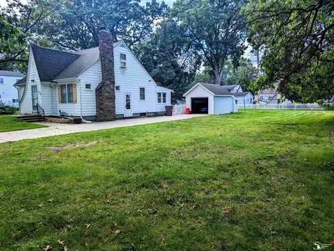 2129 Vivian, Monroe, MI 48162 photo 2