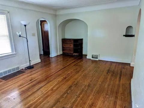 2129 Vivian, Monroe, MI 48162 photo 6