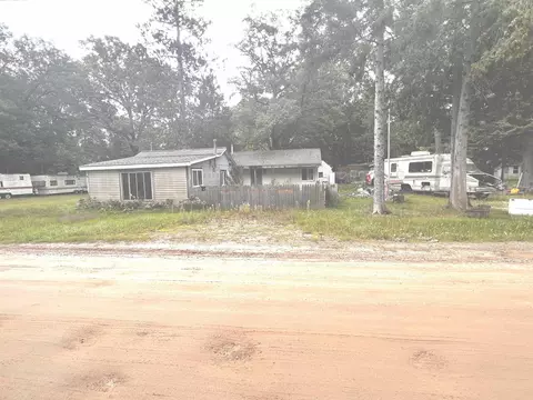 108 E North, Lake, MI 48632