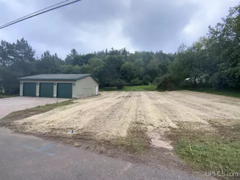 104 Ready, Ishpeming, MI 49849 photo 3