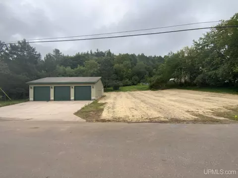104 Ready, Ishpeming, MI 49849