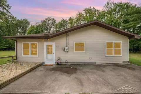 2853 W Huckleberry, Sanford, MI 48657