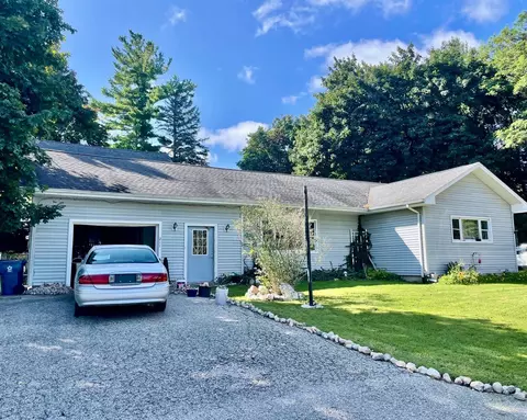 211 W Agnes, Rose City, MI 48654