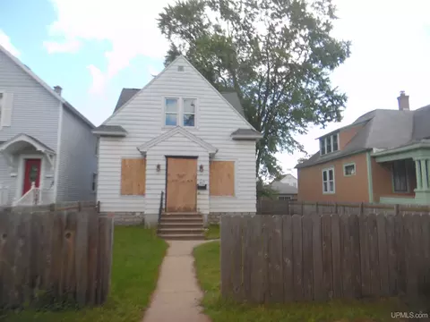 415 S 17, Escanaba, MI 49829