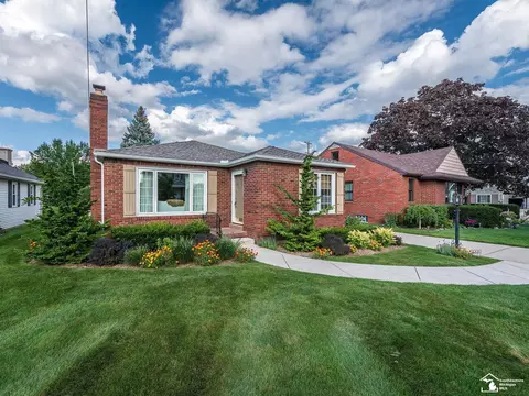 5944 Oakwood, Monroe, MI 48161