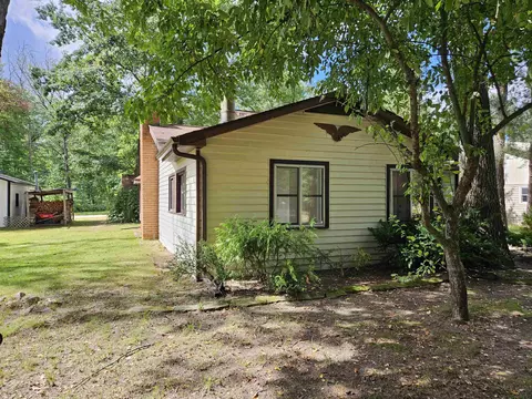 4340 N Eberhart, Harrison, MI 48625 photo 13