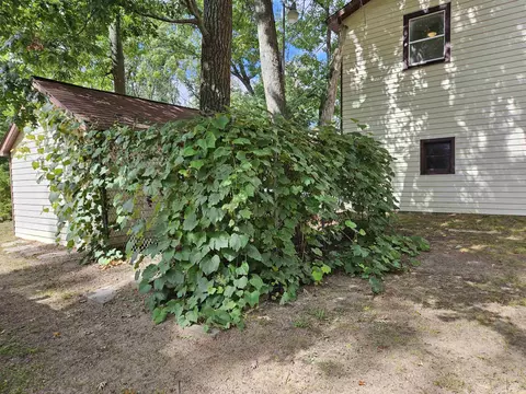 4340 N Eberhart, Harrison, MI 48625 photo 14