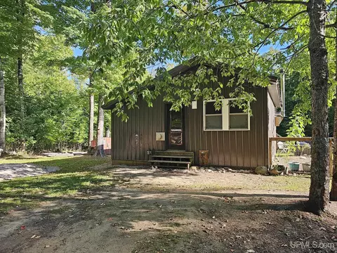 1749 W Edge, Germfask, MI 49836