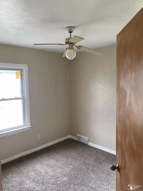 1936 W Sterns, Temperance, MI 48182 photo 5