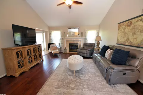 46630 Morningside Dr, Macomb, MI 48044 photo 4