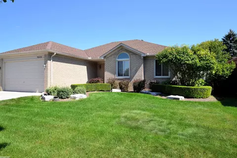 46630 Morningside Dr, Macomb, MI 48044 photo 2