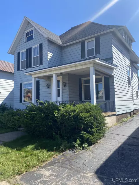 109 W Main, Negaunee, MI 49866