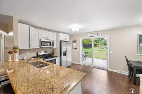 9640 Douglas, Temperance, MI 48182 photo 16