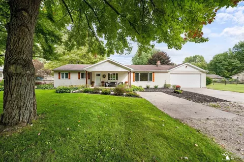 9640 Douglas, Temperance, MI 48182 photo 2
