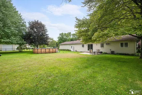 9640 Douglas, Temperance, MI 48182 photo 38