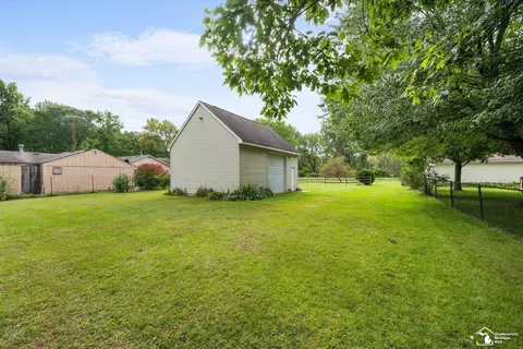 9640 Douglas, Temperance, MI 48182 photo 26
