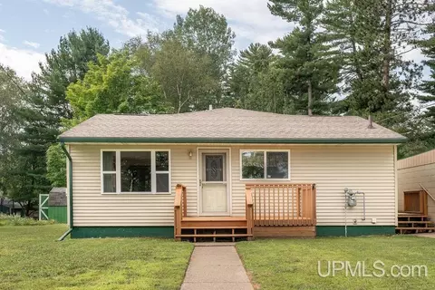 334 W W Ter, Harvey, MI 49855