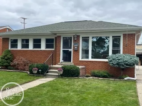 31269 Burton, Saint Clair Shores, MI 48081