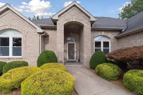 14 Cobblestone, Saginaw, MI 48603