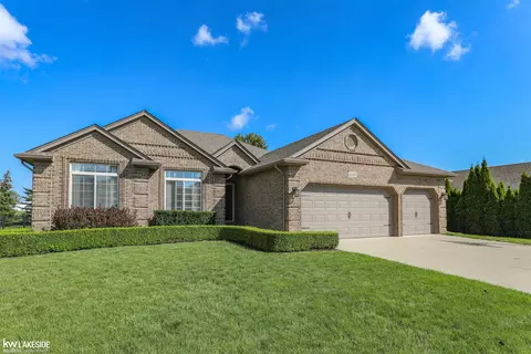 16455 Moore Park, Macomb, MI 48044