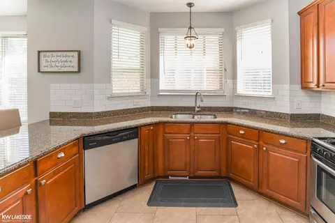 16455 Moore Park, Macomb, MI 48044 photo 24