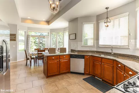 16455 Moore Park, Macomb, MI 48044 photo 23