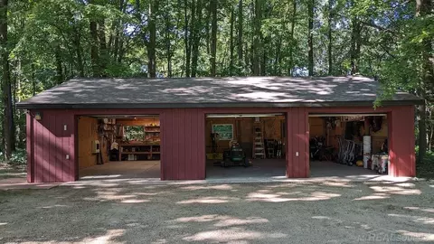670 S Ely, Ithaca, MI 48847 photo 11