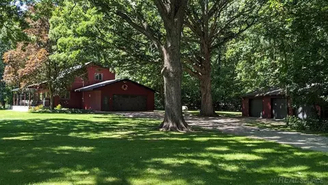 670 S Ely, Ithaca, MI 48847 photo 6