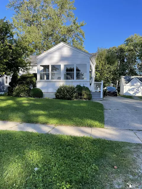 470 Lavender, Monroe, MI 48162 photo 2