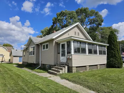 921 29th, Bay City, MI 48708